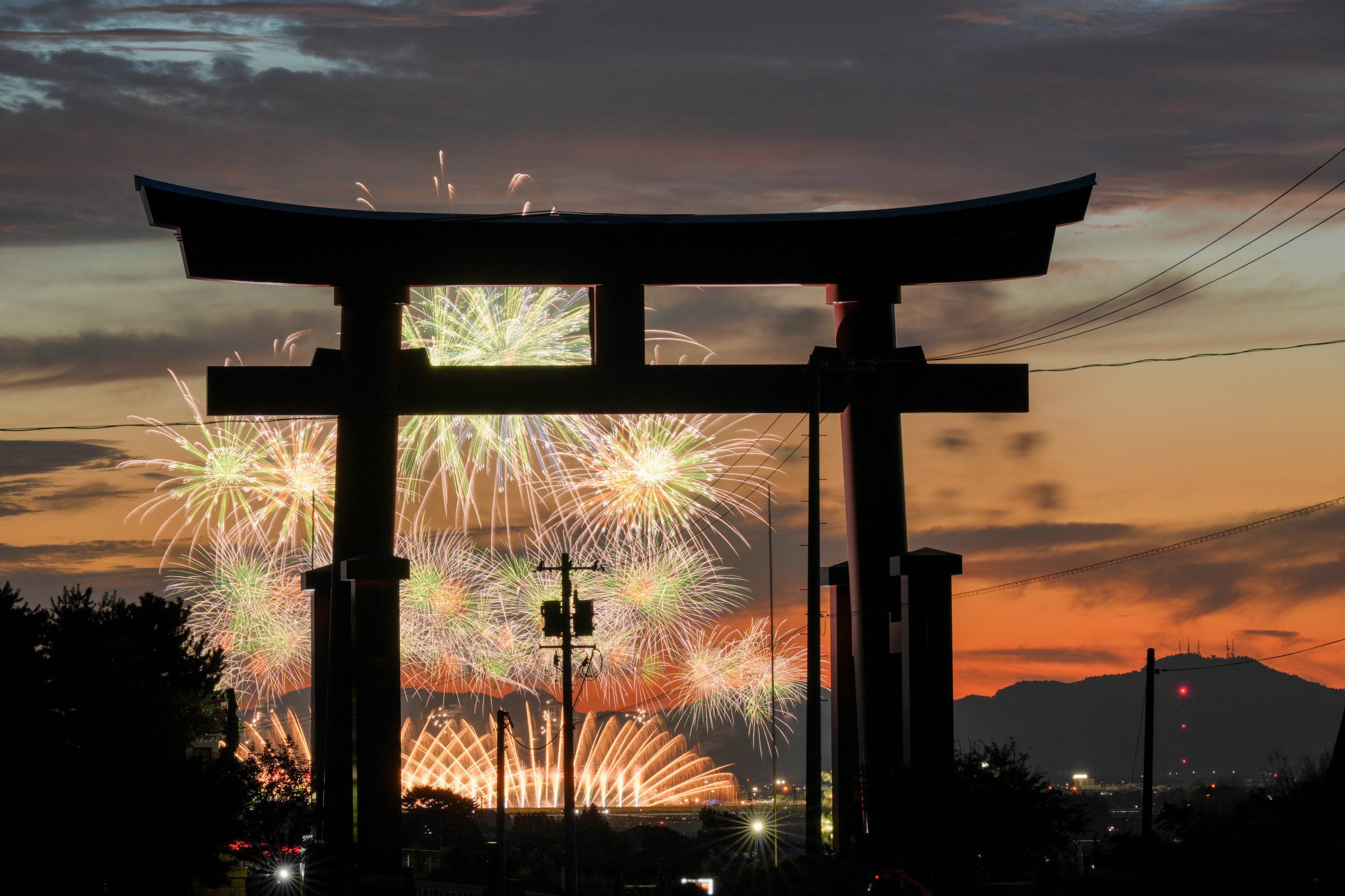 夏 夕暮れの花火